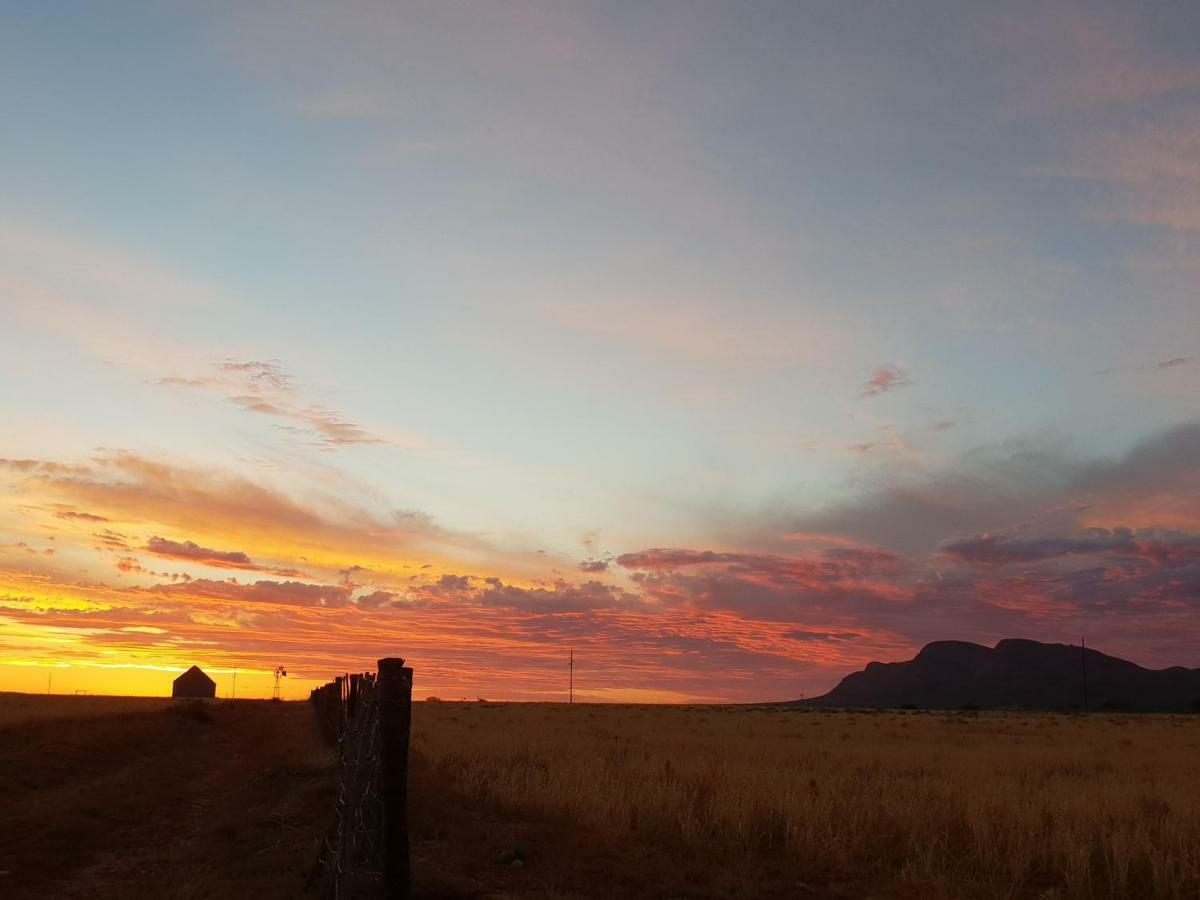 Thabile Lodge Oudtshoorn Bagian luar foto