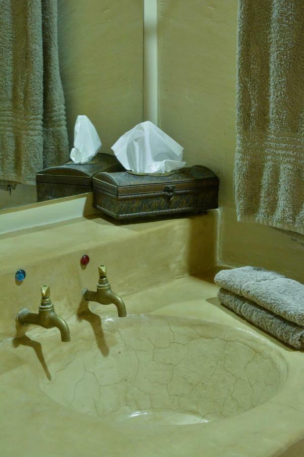 Thabile Lodge Oudtshoorn Bagian luar foto